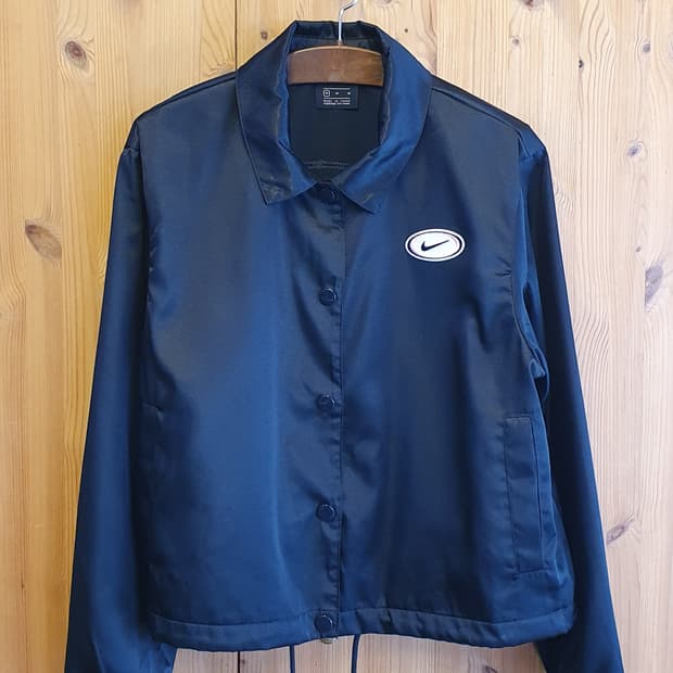 66/77.나이키 크롭 사틴점퍼