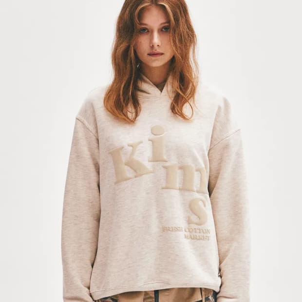 킴스프레시코튼마켓 Messy Alpha Logo Hoodie