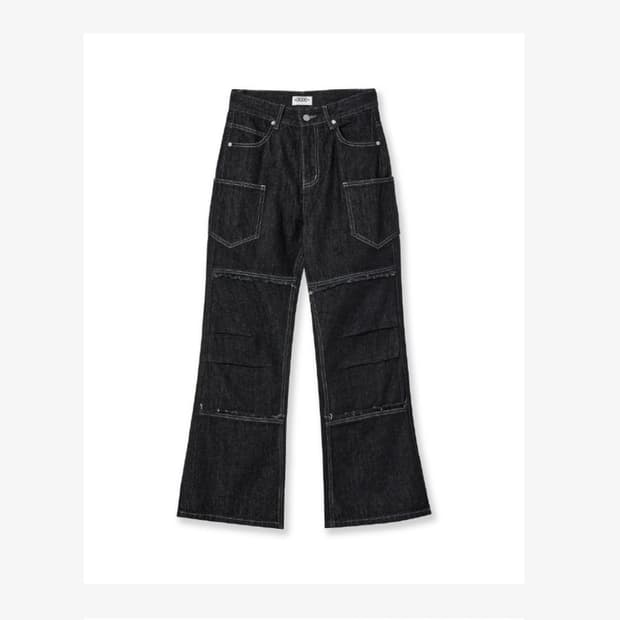 RAW EDGE FLARE JEANS [BLACK]