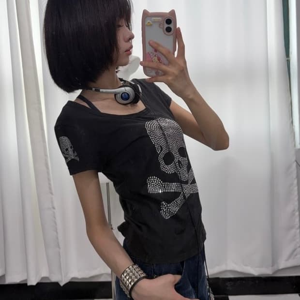 🎸스컬 비즈 디테일 블랙 티셔츠🎸