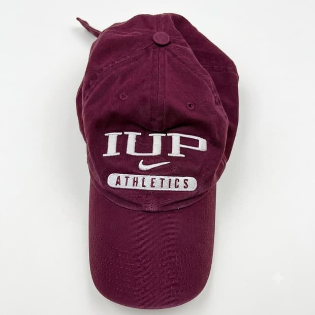 NIKE IUP BURGUNDY HAT