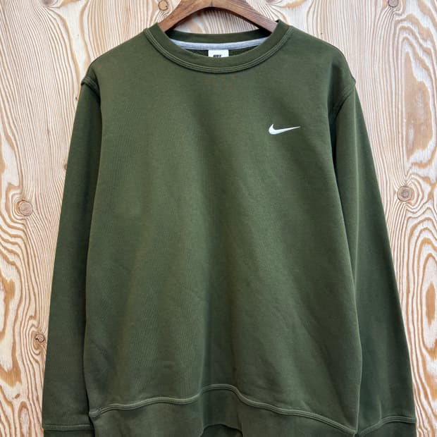 나이키 솔로 스우시 베이직 맨투맨