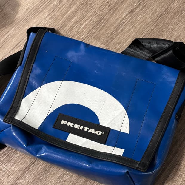 프라이탁 라씨 블루