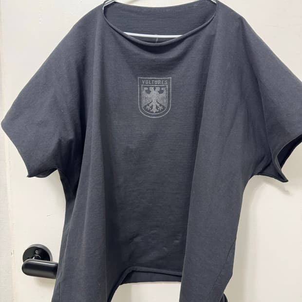 이지 벌처스 박스티 