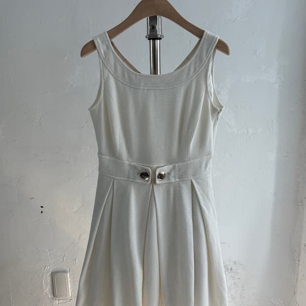 Burberry 버버리 블루라벨 금장 버튼 플레어 슬리브리스 원피스