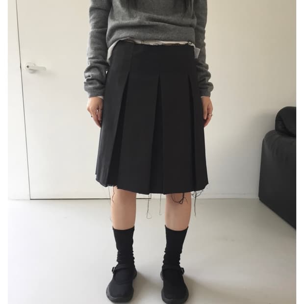 우온 플리츠 랩 커팅 스커트 레이어드 스커트 블랙