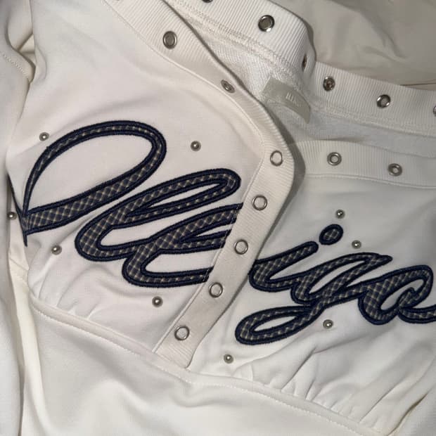 일리고 오프숄더