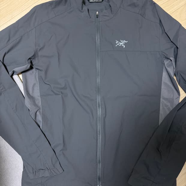 아크테릭스 스쿼미시 바람막이 95-100