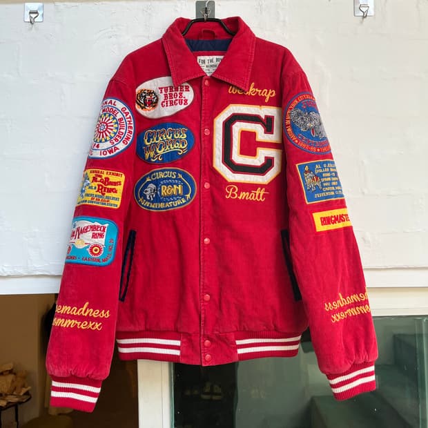 The Madness 스타디움 자켓 레드 XL