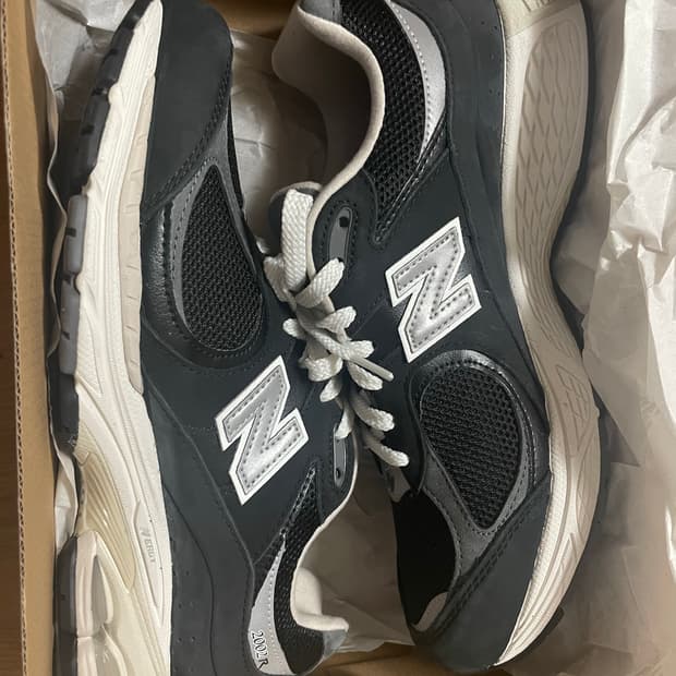 뉴발란스 2002r 빈티지 블랙 285