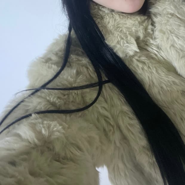 몽글 카라 크롭 퍼자켓