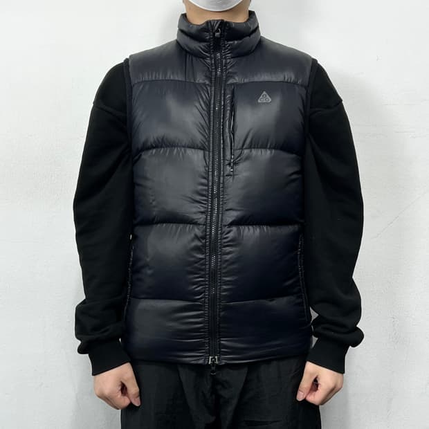 나이키 ACG 유광 에나멜 투웨이 구스다운 베스트 