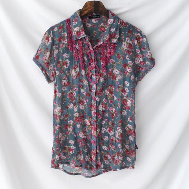 flower frill half shirt