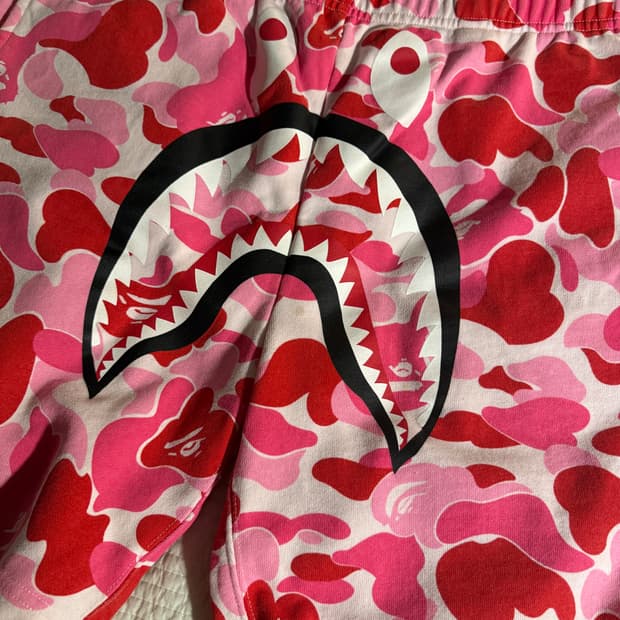 베이프 카모 반바지