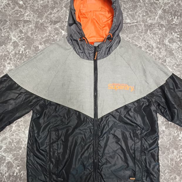 슈퍼드라이(Superdry) 바람막이 재킷 
