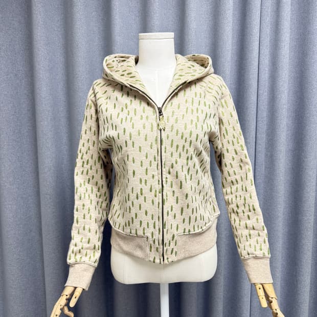 츠모리 치사토 글리터 드롭 패턴 후드집업