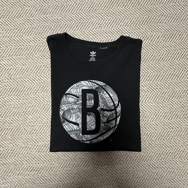 ADIDAS t-shirt