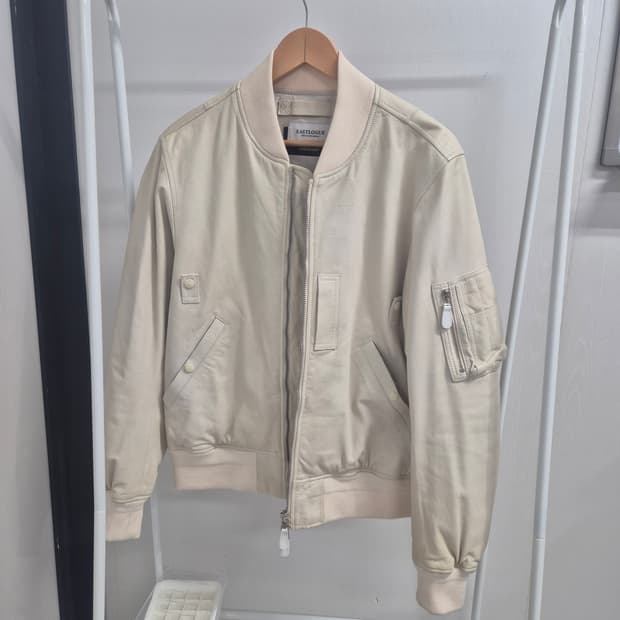 이스트로그 ma1 레더 자켓 무스탕