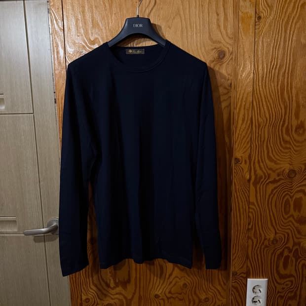 로로피아나 캐시미어 100% 니트 판매 합니다.