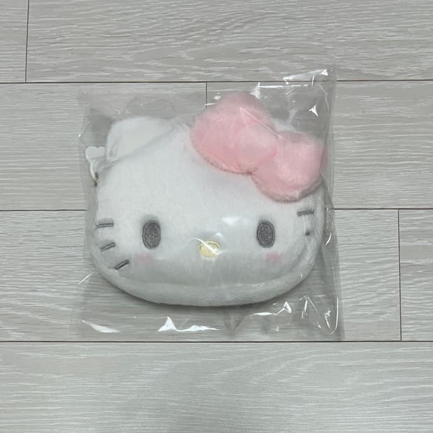 산리오 시로후와 구름 낮잠 시리즈 헬로키티 파우치