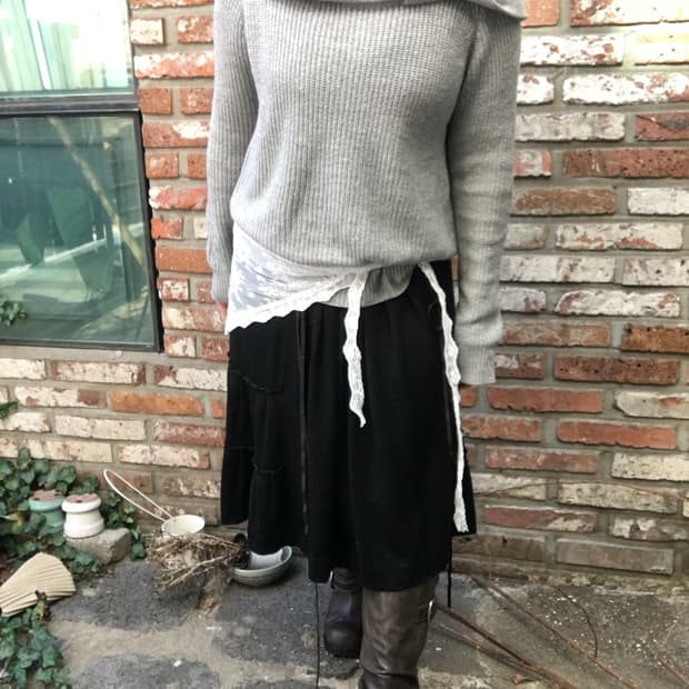 리본 오프숄더 보트넥 니트