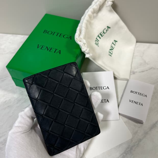 보테가베네타 투톤 플랩 오거나이저 지갑