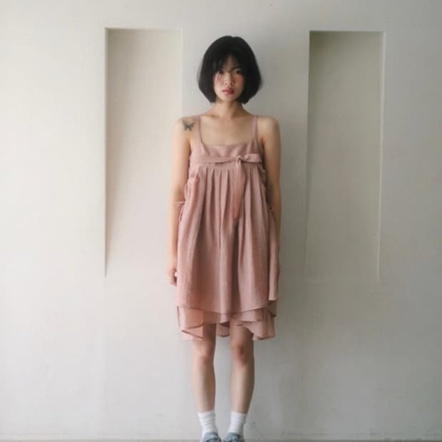 한땀한땀 어깨치마 원피스 PEACH BEIGE