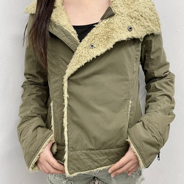 카키 퍼 크롭 야상 자켓