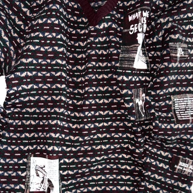 WHAT WE DO IS SECRET 울 니트