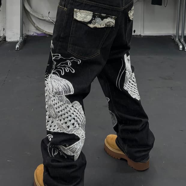 카라쿠리 타마시 오리엔탈 잉어 데님팬츠