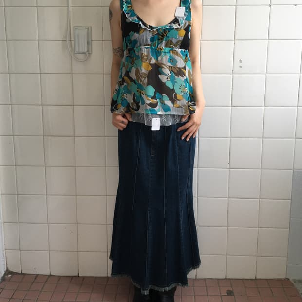 Pattern frill sleeveeless