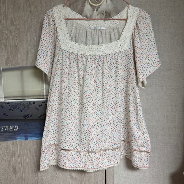 마루 빈티지 모리걸 잔꽃 크로셰 스퀘어넥 티셔츠