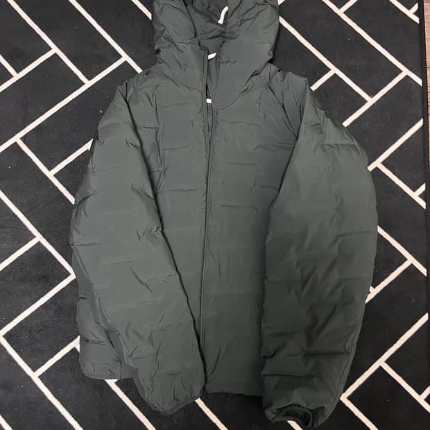 유니클로 퍼프테크 파카 L 다크그린