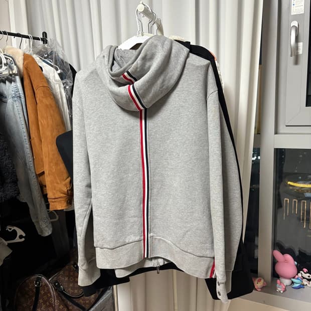 [정품/4] 톰브라운 백삼선 후드집업