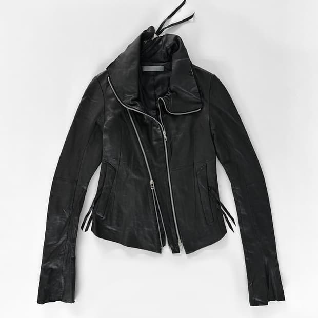 에캄 비대칭 램스킨 레더 자켓