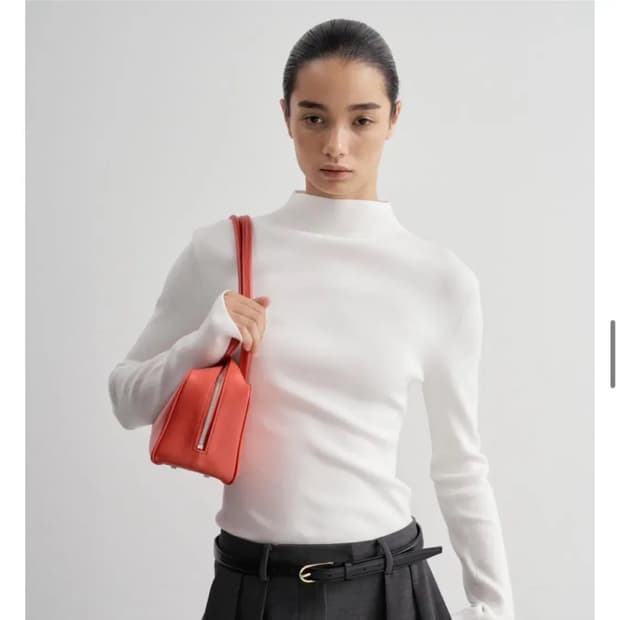 오르 고밀도 반넥 니트 아이보리