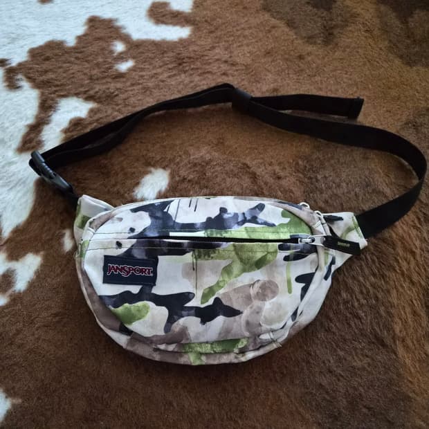 JANSPORT 남녀공용 라이트 카모 힙색 (23*16)