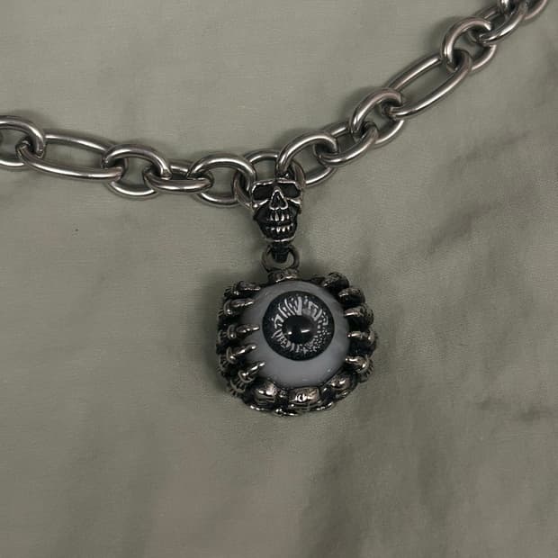 펑크 눈알 목걸이