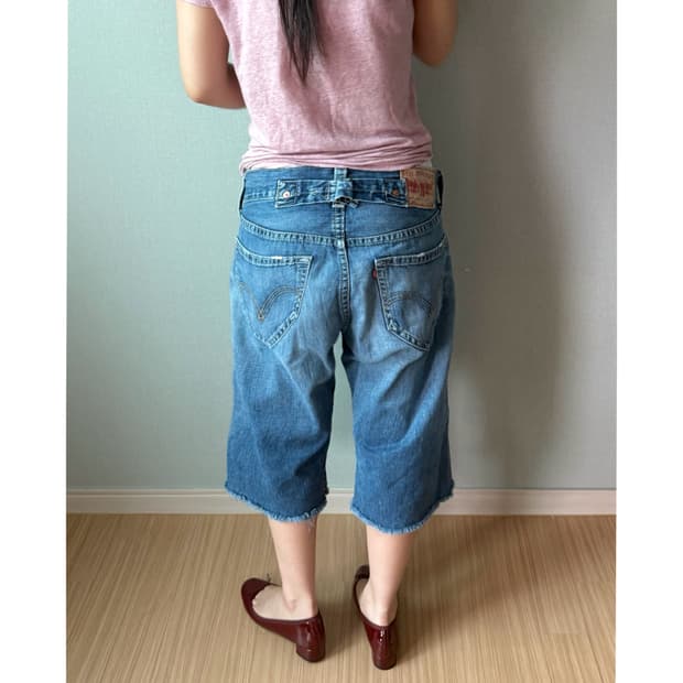 Vintage Levi’s Cinch Capri Shorts