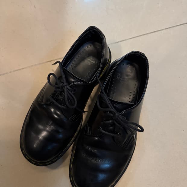 닥터마틴 14613홀 벡스 240