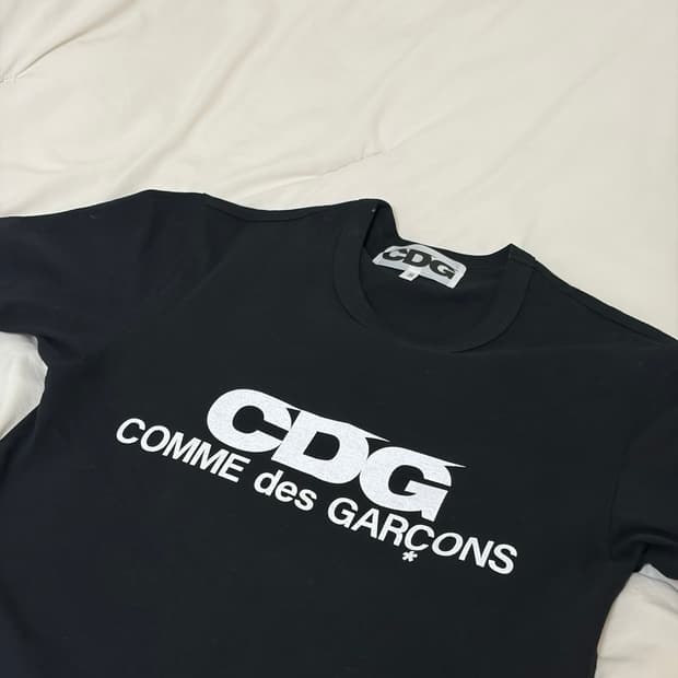CDG 로고 반팔 블랙
