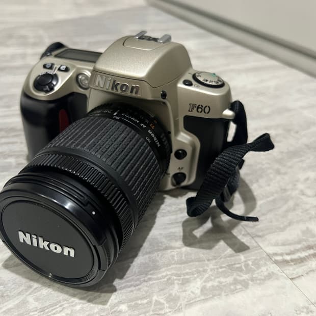 니콘 필름카메라 F60 (28-80mm)