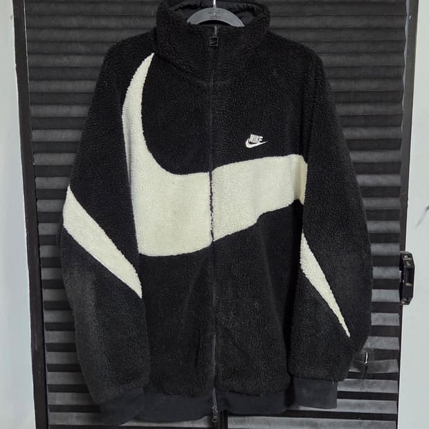 [나이키] 빅 스우시 리버시블 플리스 자켓 판매합니다.