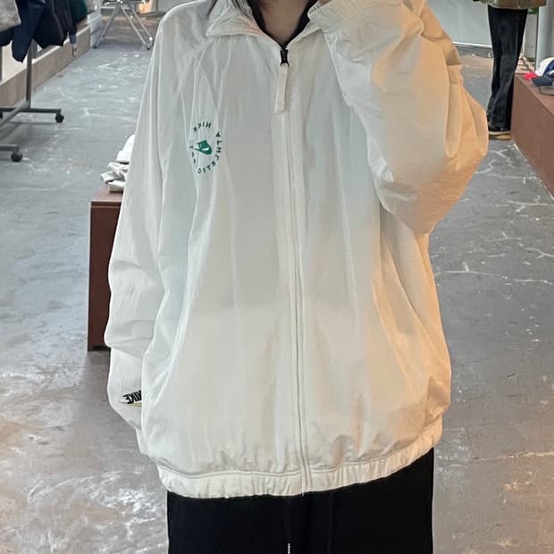 나이키 우븐 백로고 화이트 바람막이 자켓 H1537