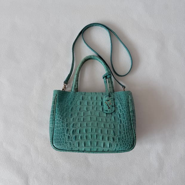 훌라(FURLA) 크로커 엠보 토트백(크로스 가능)
