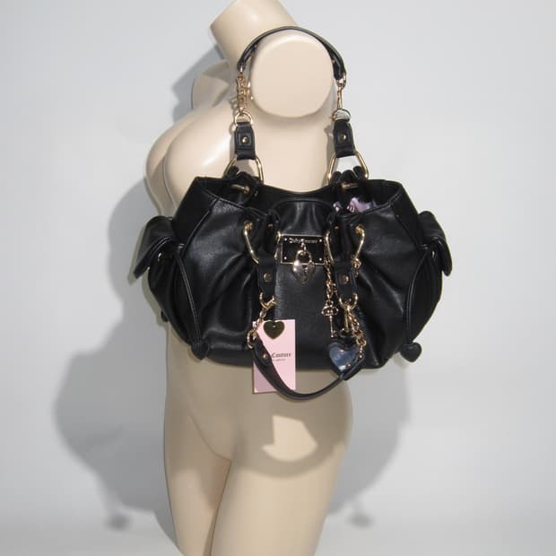 쥬시 꾸뛰르 하트 키링 챰 레더 숄더백 블랙