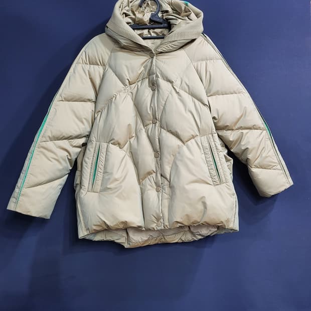 구스다운 후드패딩