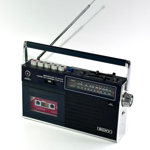 일본 빈티지 소니 휴대용 라디오 카세트 플레이어