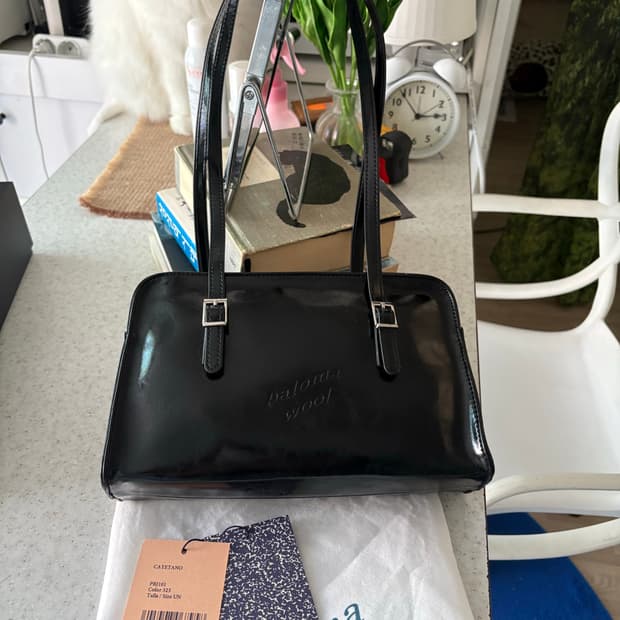 팔로마울 카예타노 스퀘어 숄더백 블랙