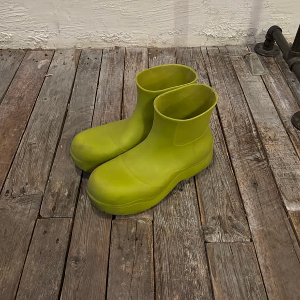 bottega veneta puddle boots kiwi